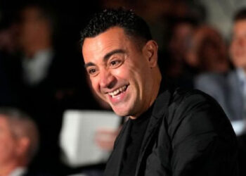 XAVI HERNÁNDEZ SE REÚNE CON HANSI FLICK EN BARCELONA