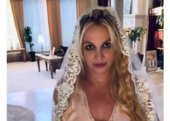 SE CASA BRITNEY… ¡CON ELLA MISMA!