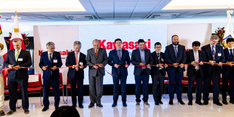 LLEGA KAWASAKI A SALINAS VICTORIA