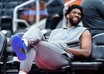 LA NBA MULTA A LOS 76ERS POR DECLARACIONES SOBRE LA SALUD DE JOEL EMBIID