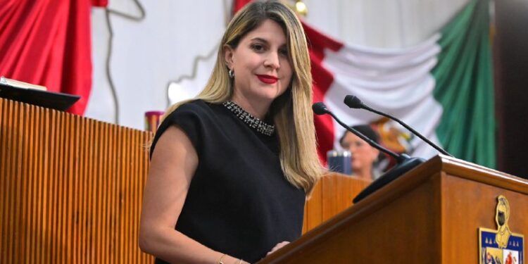 PIDE MELISA PEÑA A FEDERACIÓN RECONSTRUCCIÓN DE CARRETERA A MONCLOVA EN TRAMO DE NL 1 PIDE MELISA PEÑA A FEDERACIÓN RECONSTRUCCIÓN DE CARRETERA A MONCLOVA EN TRAMO DE NL