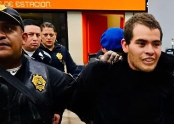 HOMBRE APUÑALA A CUATRO PERSONAS EN EL METRO DE CDMX