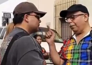 ARMA ZAFARRACHO HIJO DE DIRECTORA DE CULTURA DEL DIF DE MONTERREY; RETA A REGIDOR Y A PERIODISTA E INTERVIENE EN RETIRO DE ARTESANOS INDÍGENAS EN EL BARRIO ANTIGUO.