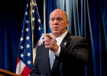 NOMBRA TRUMP AL ‘ZAR DE LAS DEPORTACIONES’, ASEGURA PRESIDENTE ELECTO QUE SU GOBIERNO EJECUTARÁ LA DEPORTACIÓN DE MILLONES DE INDOCUMENTADOS Y SERÁ LA MÁS GRANDE EN LA HISTORIA DE ESTADOS UNIDOS.