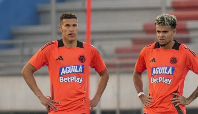 RAYADOS INCORPORA A VOLANTE COLOMBIANO