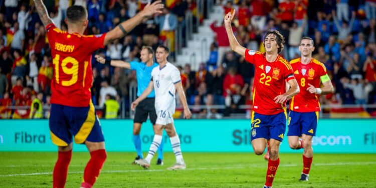 ESPAÑA SUPERA A SUIZA CON GOL EN EL AGREGADO 1 ESPAÑA SUPERA A SUIZA CON GOL EN EL AGREGADO