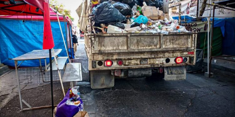 DEJAN DESFILE NAVIDEÑO Y PEREGRINACIONES MÁS DE 30 TONELADAS DE BASURA EL FIN DE SEMANA