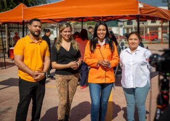LLEVAN REGIDORES DE MC EN SAN NICOLÁS BRIGADAS MÉDICO ASISTENCIALES; BRINDAN ANAHÍ DÍAZ Y "QUEÑO"ARREOLA CONSULTAS, VACUNAS Y ASESORÍA LEGAL A FAMILIAS. 1 LLEVAN REGIDORES DE MC EN SAN NICOLÁS BRIGADAS MÉDICO ASISTENCIALES; BRINDAN ANAHÍ DÍAZ Y “QUEÑO”ARREOLA CONSULTAS, VACUNAS Y ASESORÍA LEGAL A FAMILIAS.