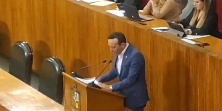 DA PAN REVERSA AL ACUERDO CON MORENA Y DESIGNA A CARLOS DE LA FUENTE PRESIDENTE DE LA COCRI; SEÑALAN ALBIAZULES QUE PACTO QUEDA SIN EFECTO TRAS LA DESTITUCIÓN DE ANYLÚ BENDICIÓN HERNÁNDEZ COMO COORDINADORA DE LA BANCADA MORENISTA. 1 DA PAN REVERSA AL ACUERDO CON MORENA Y DESIGNA A CARLOS DE LA FUENTE PRESIDENTE DE LA COCRI; SEÑALAN ALBIAZULES QUE PACTO QUEDA SIN EFECTO TRAS LA DESTITUCIÓN DE ANYLÚ BENDICIÓN HERNÁNDEZ COMO COORDINADORA DE LA BANCADA MORENISTA.