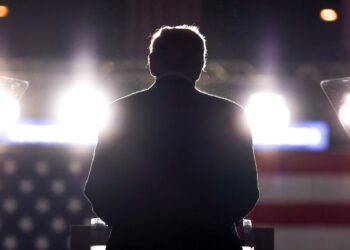 TRUMP AMENAZA A MÉXICO CON ARANCELES POR MIGRACIÓN