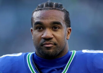 SEATTLE SEAHAWKS LIBERAN A TYREL DODSON EN REESTRUCTURACIÓN DEFENSIVA