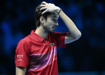 MEDVEDEV CAE ANTE SINNER EN LAS ATP FINALS Y CIERRA UN AÑO SIN TÍTULOS