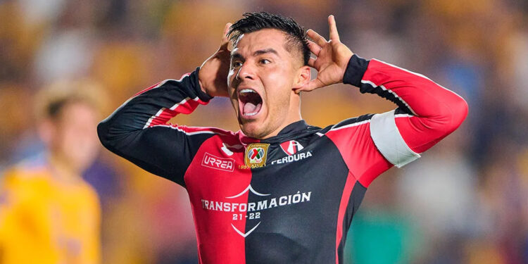 ALDO ROCHA ELOGIA A ROBERTO ALVARADO Y CHICHARITO ANTES DEL CLÁSICO TAPATÍO 1 ALDO ROCHA ELOGIA A ROBERTO ALVARADO Y CHICHARITO ANTES DEL CLÁSICO TAPATÍO