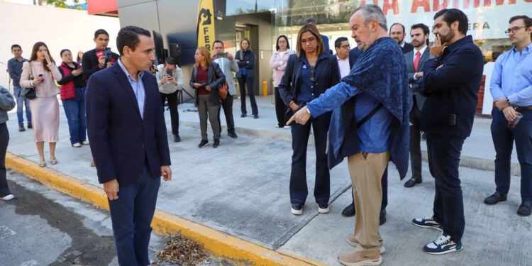 ADIÓS CICLOVÍA; AMPLIARÁ ADMINISTRACIÓN DE MAURICIO FERNÁNDEZ BANQUETA EN AVENIDA ALFONSO REYES, EN SAN PEDRO 1 ADIÓS CICLOVÍA; AMPLIARÁ ADMINISTRACIÓN DE MAURICIO FERNÁNDEZ BANQUETA EN AVENIDA ALFONSO REYES, EN SAN PEDRO