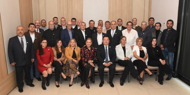 PACTAN ALIANZA PARA EL DESARROLLO DEL NORESTE DE MÉXICO Y TEXAS; INSTALAN CONSEJO PARA FORTALECER COOPERACIÓN Y PROMOVER LA RUTA 54 QUE CONECTA NUEVO LEÓN CON TEXAS. 1 PACTAN ALIANZA PARA EL DESARROLLO DEL NORESTE DE MÉXICO Y TEXAS; INSTALAN CONSEJO PARA FORTALECER COOPERACIÓN Y PROMOVER LA RUTA 54 QUE CONECTA NUEVO LEÓN CON TEXAS.