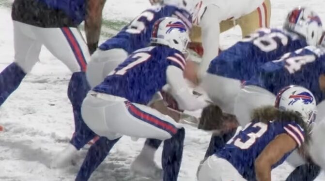 BUFFALO BILLS DERROTA A 49ERS EN UN JUEGO BAJO LA NIEVE 1 BUFFALO BILLS DERROTA A 49ERS EN UN JUEGO BAJO LA NIEVE