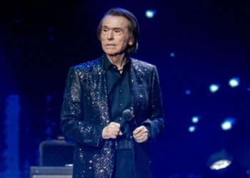 RAPHAEL HOSPITALIZADO TRAS SUFRIR UN ACCIDENTE CEREBROVASCULAR; EL CANTANTE SE ENCONTRABA GRABANDO EN MADRID