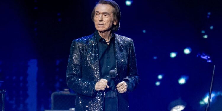 RAPHAEL HOSPITALIZADO TRAS SUFRIR UN ACCIDENTE CEREBROVASCULAR; EL CANTANTE SE ENCONTRABA GRABANDO EN MADRID