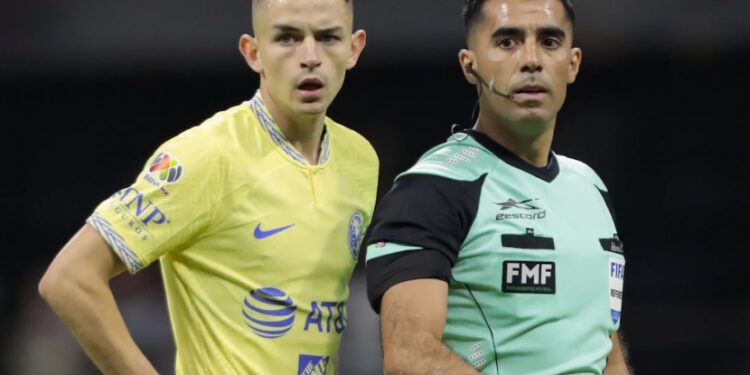 ADONAI ESCOBEDO, EL ÁRBITRO CLAVE EN EL CRUZ AZUL VS AMÉRICA 1 ADONAI ESCOBEDO, EL ÁRBITRO CLAVE EN EL CRUZ AZUL VS AMÉRICA