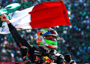 AFICIONADOS DAN UNFOLLOW MASIVO A RED BULLEL ADIÓS DE CHECO PÉREZ DIVIDE OPINIONES