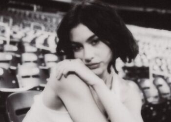 GRACIE ABRAMS ANUNCIA CONCIERTO EN MÉXICO PARA 2025