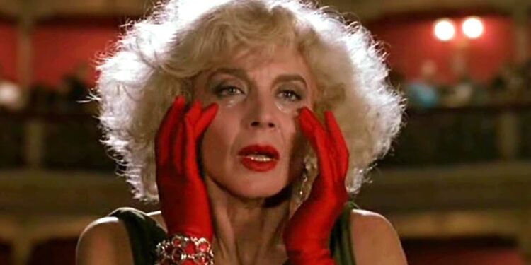 MARISA PAREDES: UNA VIDA DE ARTE Y AMOR