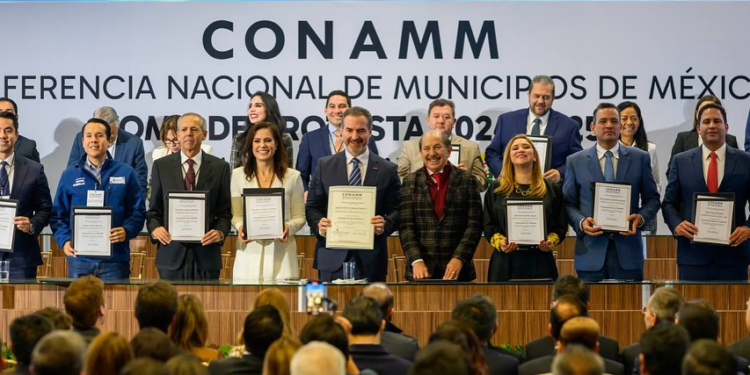 ASUME ADRIÁN PRESIDENCIA DE LA CONFERENCIA NACIONAL DE MUNICIPIOS DE MÉXICO, ES EL TERCER EDIL DE NUEVO LEÓN EN ASUMIR EL CARGO DESPUÉS DE PACO CIENFUEGOS Y CÉSAR GARZA; CARRILLO ES CO-PRESIDENTE. 1 ASUME ADRIÁN PRESIDENCIA DE LA CONFERENCIA NACIONAL DE MUNICIPIOS DE MÉXICO, ES EL TERCER EDIL DE NUEVO LEÓN EN ASUMIR EL CARGO DESPUÉS DE PACO CIENFUEGOS Y CÉSAR GARZA; CARRILLO ES CO-PRESIDENTE.