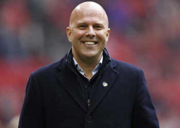 ARNE SLOT Y SU IRÓNICA DECLARACIÓN SOBRE EL FUTURO DEL MANCHESTER CITY