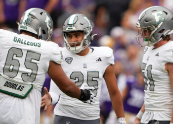 JESÚS GÓMEZ DESTACA EN LA NCAA Y APUNTA A LA NFL