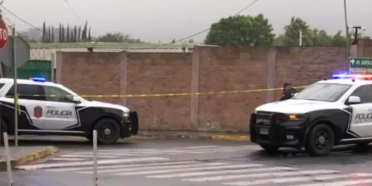 INFILTRA CRIMEN ORGANIZADO POLICÍA DE SAN PEDRO; ANUNCIA MAURICIO CESE DE 2 ELEMENTOS MUNICIPALES PRESUNTAMENTE IMPLICADOS EN EJECUCIÓN DE HOMBRE EN LOS CALLEJONES