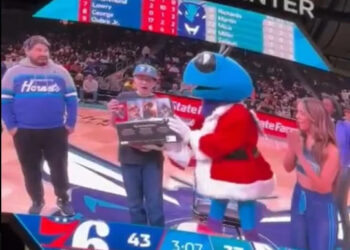 LOS HORNETS SE DISCULPAN TRAS ENGAÑAR A UN NIÑO CON UNA PS5