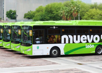 PLANTEAN AUMENTO MENSUAL DE 10 CENTAVOS EN TARIFA DE CAMIONES URBANOS HASTA LLEGAR A $17 PESOS EN AGOSTO DEL 2026; PROPUESTA DEL CONSEJO CONSULTIVO DEL INSTITUTO DE MOVILIDAD PASA A LA JUNTA DE GOBIERNO PARA SU APROBACIÓN 5 PLANTEAN AUMENTO MENSUAL DE 10 CENTAVOS EN TARIFA DE CAMIONES URBANOS HASTA LLEGAR A $17 PESOS EN AGOSTO DEL 2026; PROPUESTA DEL CONSEJO CONSULTIVO DEL INSTITUTO DE MOVILIDAD PASA A LA JUNTA DE GOBIERNO PARA SU APROBACIÓN