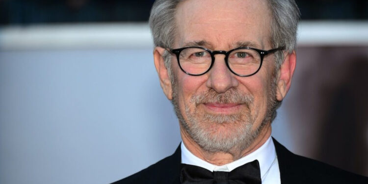 THE DISH: LA NUEVA PELÍCULA DE SPIELBERG CON EMILY BLUNT YA TIENE AVANCES 1 THE DISH: LA NUEVA PELÍCULA DE SPIELBERG CON EMILY BLUNT YA TIENE AVANCES