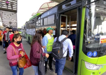 INICIA INSTITUTO DE MOVILIDAD OPERATIVO PARA TERMINAR CON FILAS EN EL TRANSPORTE PÚBLICO DURANTE LAS HORAS PICO Y AGILIZAR EL PASO DE UNIDADES 4 INICIA INSTITUTO DE MOVILIDAD OPERATIVO PARA TERMINAR CON FILAS EN EL TRANSPORTE PÚBLICO DURANTE LAS HORAS PICO Y AGILIZAR EL PASO DE UNIDADES