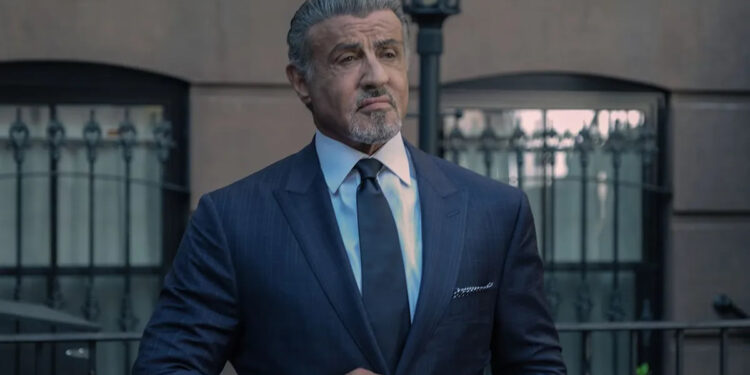 SYLVESTER STALLONE CONFIRMA SU REGRESO EN LA TERCERA TEMPORADA DE "TULSA KING" 1 SYLVESTER STALLONE CONFIRMA SU REGRESO EN LA TERCERA TEMPORADA DE “TULSA KING”