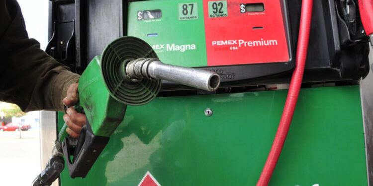 CIERRA MÉXICO 2024 CON ‘GASOLINAZO’; REPORTA PROFECO QUE LA PREMIUM ALCANZA LOS $28 POR LITRO 1 CIERRA MÉXICO 2024 CON ‘GASOLINAZO’; REPORTA PROFECO QUE LA PREMIUM ALCANZA LOS $28 POR LITRO