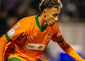 UMAR SADIQ LLEVA AL VALENCIA A CUARTOS DE FINAL EN COPA