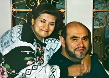 ÉDGAR VIVAR DESPIDE A SU MADRE CON EMOTIVO MENSAJE