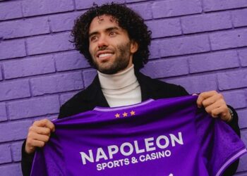 CHINO HUERTA DEBERÁ ESPERAR SU DEBUT EN EUROPA