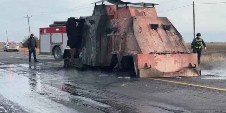 ARDE REYNOSA… OTRA VEZ; SE ENFRENTAN GRUPOS RIVALES DEL CRIMEN ORGANIZADO CON ARSENAL Y “MONSTRUOS” MIENTRAS LA AUTORIDAD OMITE ALERTAR E INFORMAR A LA POBLACIÓN 1 ARDE REYNOSA… OTRA VEZ; SE ENFRENTAN GRUPOS RIVALES DEL CRIMEN ORGANIZADO CON ARSENAL Y “MONSTRUOS” MIENTRAS LA AUTORIDAD OMITE ALERTAR E INFORMAR A LA POBLACIÓN