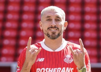 ALEXIS VEGA REBAUTIZA A HÉCTOR HERRERA COMO “ZORRI”