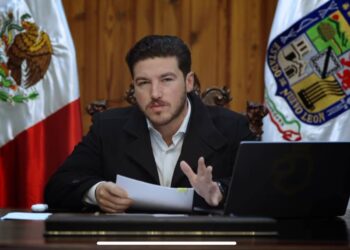 VETA GOBERNADOR AUMENTO DEL PREDIAL EN MONTERREY; CALIFICA SAMUEL DE ATRACO ALZA DE HASTA 1,500% PROPUESTA POR ADRIÁN.