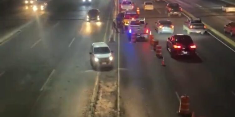 HABILITAN CONTRAFLUJO EN GONZALITOS; SUMA MUNICIPIO DE MONTERREY UN CARRIL EN LA CIRCULACIÓN HACIA SAN PEDRO PARA REDUCIR EL CAOS VIAL 1 HABILITAN CONTRAFLUJO EN GONZALITOS; SUMA MUNICIPIO DE MONTERREY UN CARRIL EN LA CIRCULACIÓN HACIA SAN PEDRO PARA REDUCIR EL CAOS VIAL