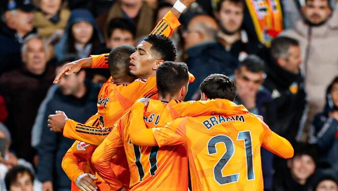 EL MADRID REMONTA EN MESTALLA CON DIEZ JUGADORES 1 EL MADRID REMONTA EN MESTALLA CON DIEZ JUGADORES