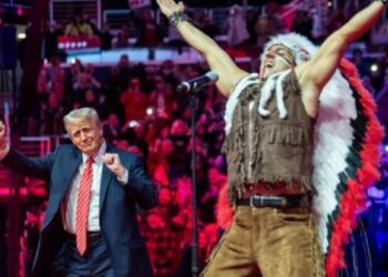 TRUMP ANUNCIA DURAS MEDIDAS EN SU PRIMER DÍA EN EL PODER