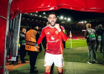 MANCHESTER UNITED GANA EN EL DESCUENTO Y SE ACERCA A LA CLASIFICACIÓN