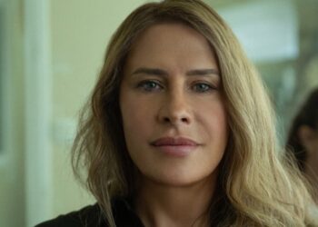 KARLA SOFÍA GASCÓN RESPONDE A POLÉMICA POR MENSAJES DEL PASADO