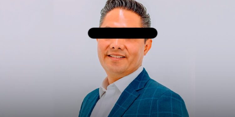 FALSO CIRUJANO PLÁSTICO ES DETENIDO EN QUERÉTARO 1 FALSO CIRUJANO PLÁSTICO ES DETENIDO EN QUERÉTARO