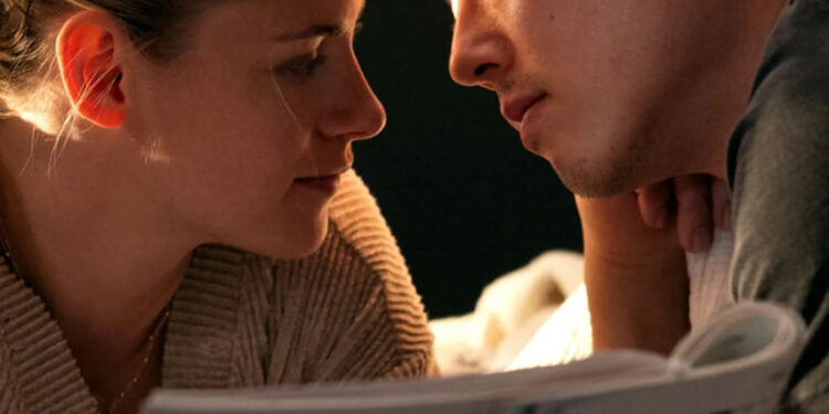 LOVE ME: KRISTEN STEWART Y STEVEN YEUN PRESENTAN UN AMOR MÁS ALLÁ DE LA HUMANIDAD 1 LOVE ME: KRISTEN STEWART Y STEVEN YEUN PRESENTAN UN AMOR MÁS ALLÁ DE LA HUMANIDAD