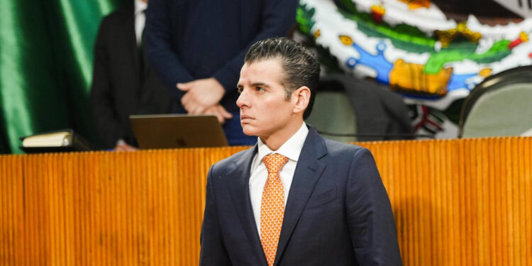 CELEBRA MIKE FLORES VETO DE SAMUEL AL AUMENTO DEL PREDIAL EN MONTERREY 1 CELEBRA MIKE FLORES VETO DE SAMUEL AL AUMENTO DEL PREDIAL EN MONTERREY